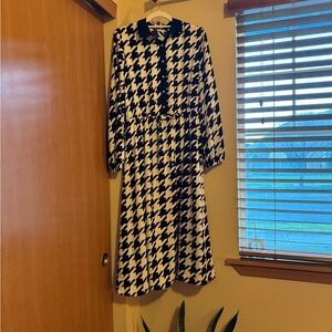 Anne Klein Black and White Houndstooth Long Sleeve Dress